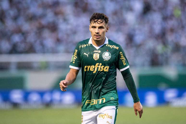 Raphael Veiga (Palmeiras) em partida oficial no dia 09.03.2024