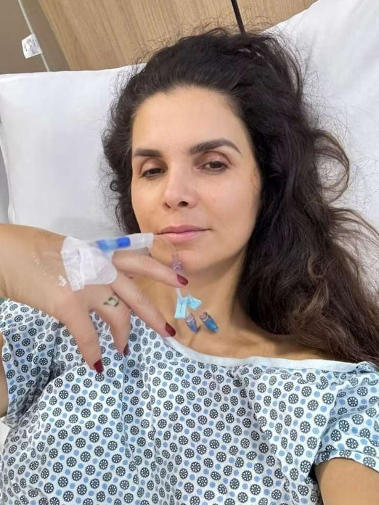 Luiza Ambiel passa por cirurgia de emergência após problema com silicone