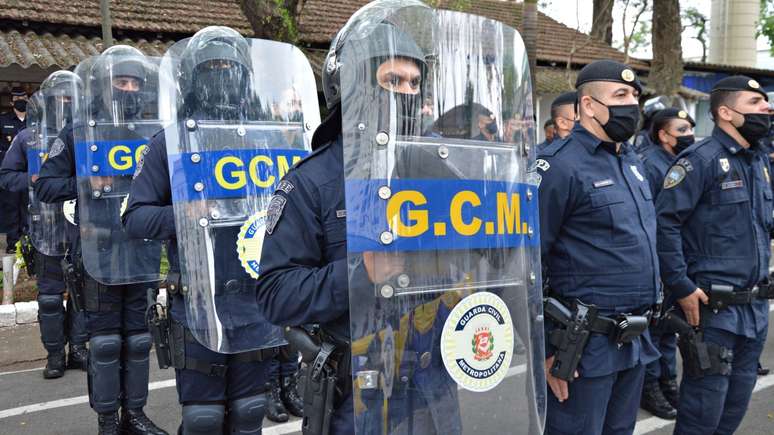 Prefeitura de SP triplicou gastos em armamento para GCM