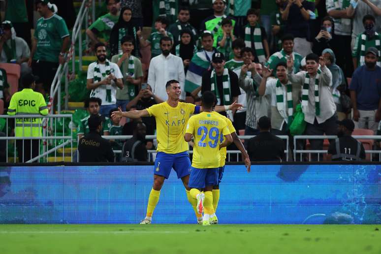 Cristiano Ronaldo comemora o gol do Al-Nassr 
