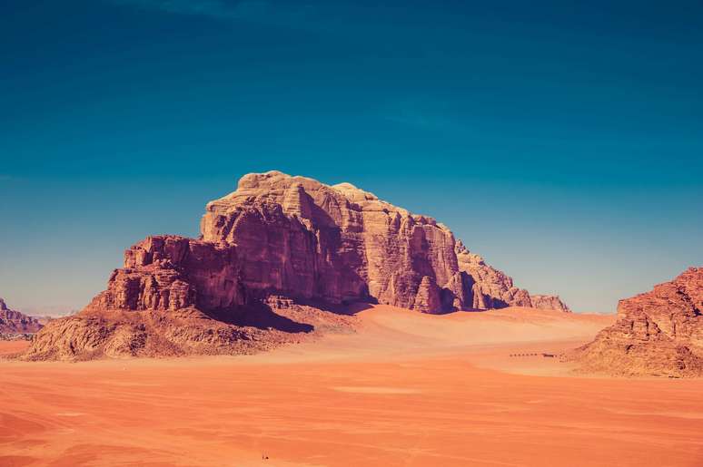A aridez e as formações rochosas do Wadi Rum, na Jordânia, dão vida ao planeta Arrakis