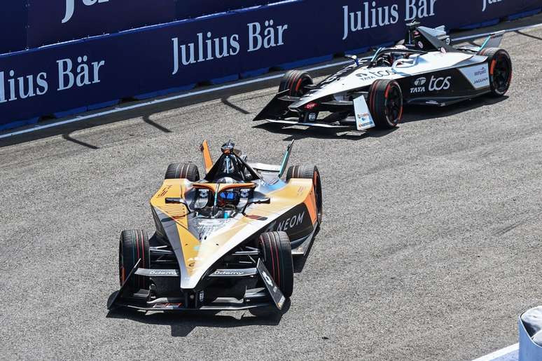 Bird lidera o E-Prix de São Paulo a frente de Evans