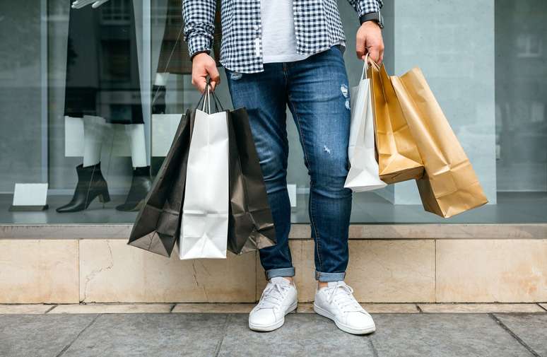 Do you have a shopping compulsion?  Check out the tips for more control