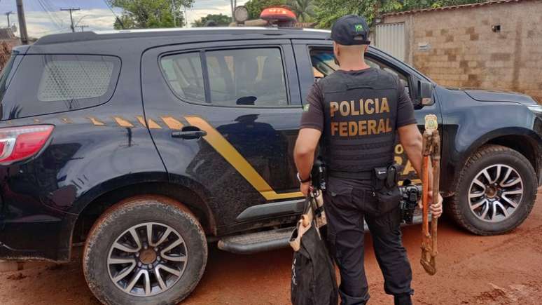 Polícia Federal deflagra operação contra família que aplicou golpe de R$ 2,5 milhões no INSS
