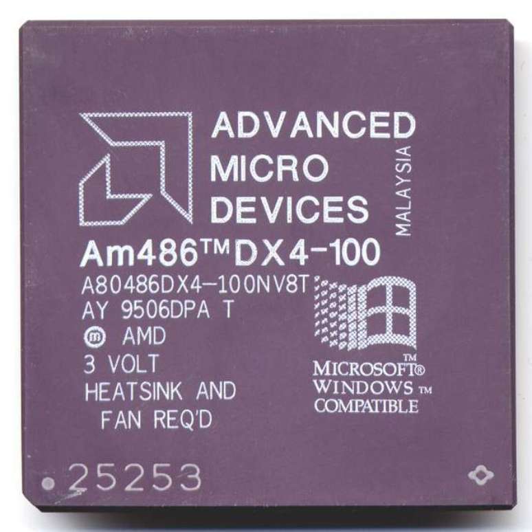 Prosesor Am486 DX4-100 memiliki kinerja lebih dari Intel 486 DX2-66 dan lebih murah.  (Gambar: CPU-Collection.de / Reproduksi)