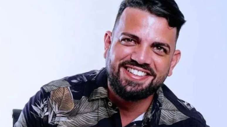 The famous singer dies at the age of 41 after battling cancer