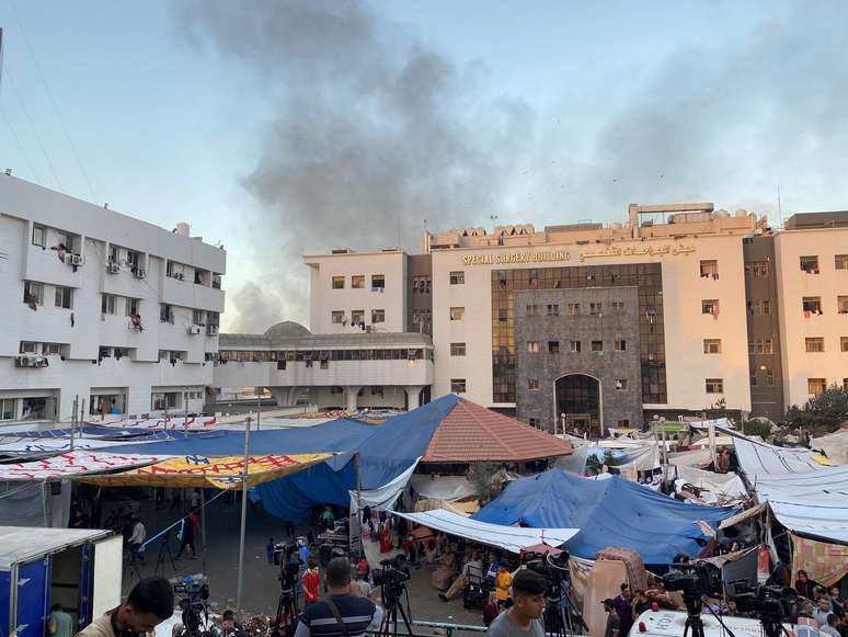 Fumaça no hospital Al Shifa, na Cidade de Gaza