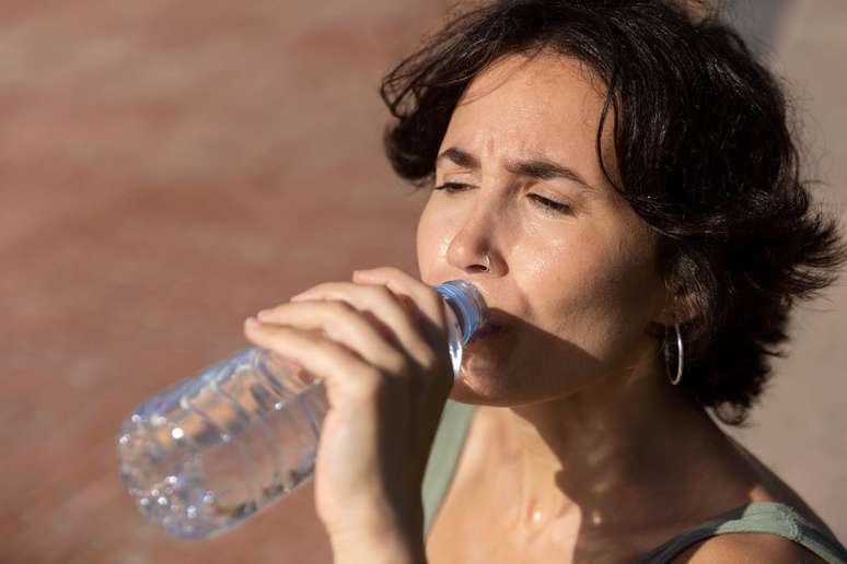 Saiba mais sobre a hidratação adequada durante os dias quentes |