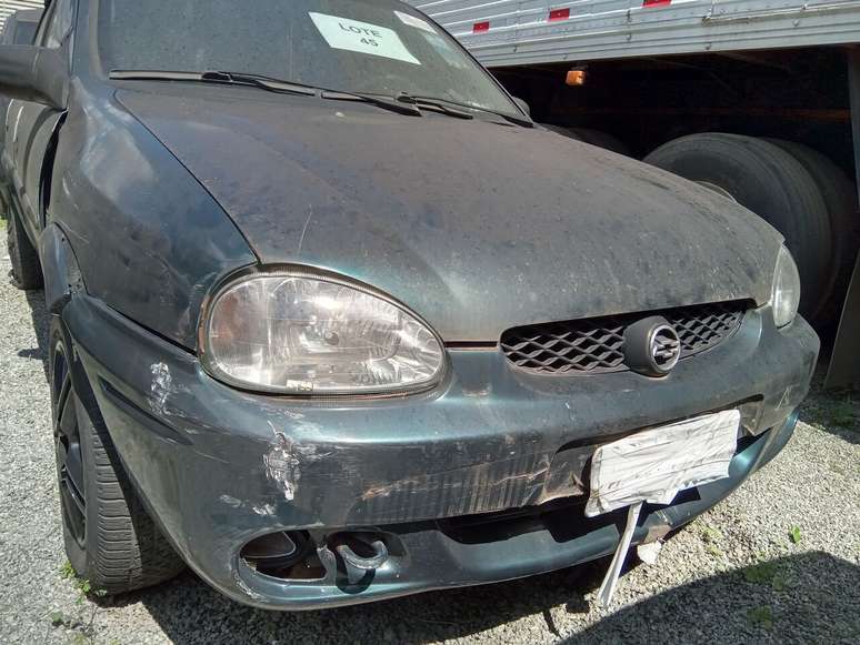 Carro do lote 45 que pode ser adquirido a partir de R$ 3 mil no leil&atilde;o da Receita Federal.