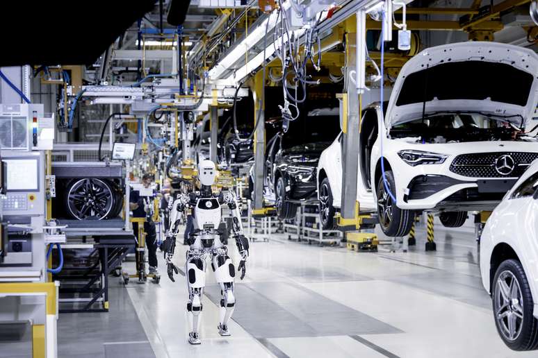 Mercedes testa robô humanoide para ajudar produção nas fábricas