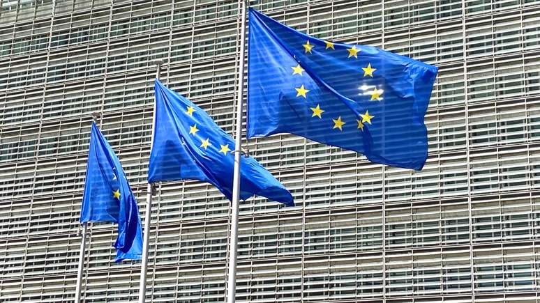 União Europeia decide manter isenções fiscais à Ucrânia