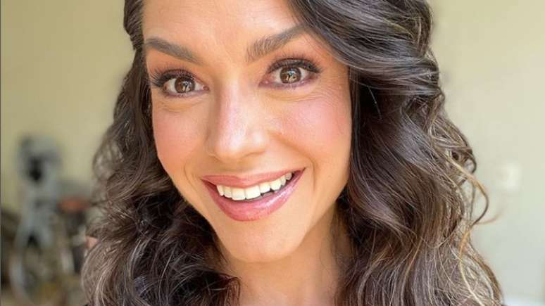 Thais Fersoza says he suffered a bruised liver while backstage on a soap opera