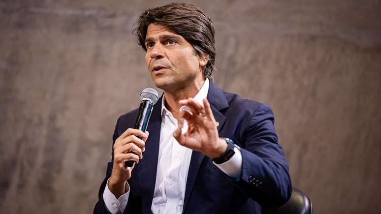 "Minha proposta &eacute; rasgar esse projeto e come&ccedil;ar um novo", diz Pedro Paulo, autor do texto original sobre saidinhas