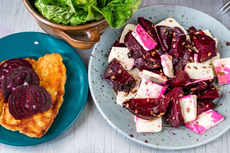 Salada de beterraba e queijo minas 