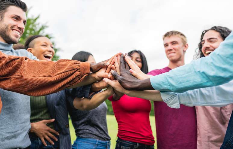 A conexão social desempenha um papel relevante na saúde física geral e na longevidade