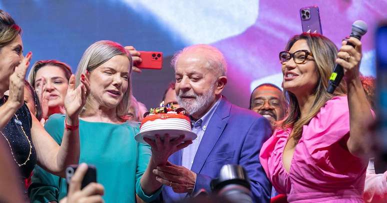 Lula comemorou aniversário do PT ao lado de Janja