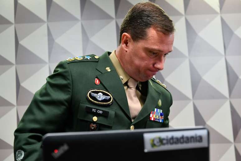 Tenente-coronel Mauro C&eacute;sar Barbosa durante depoimento &agrave; Comiss&atilde;o Parlamentar Mista de Inqu&eacute;rito CPI do 8 de Janeiro em 2023.
