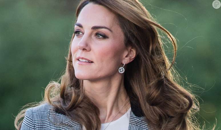 Kate Middleton acelera recuperação e trabalha de casa no maior projeto "de sua vida", afirma mídia internacional.