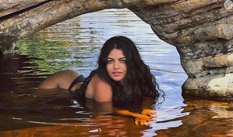 Suposta affair de Jos&eacute; Loreto, protagonista de 'No Rancho Fundo' Larissa Bocchino sofre acidente envolvendo animal ao gravar nova novela das seis da Globo.