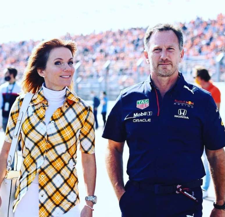 A ex-Spice Girl Geri Halliwell ao lado do marido, o ex-piloto Christian Horner.