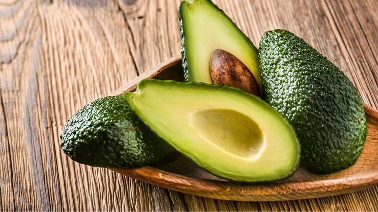How to make avocados ripen faster?  See the tricks