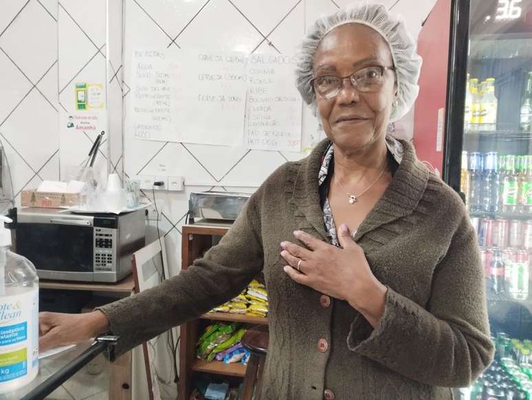 Uma das pioneiras do bairro, dona Regina Gomes dos Santos gostaria que houvesse mais eventos, para aumentar o faturamento da lanchonete