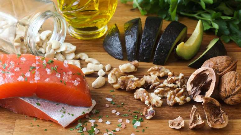 Alimentação adequada pode ajudar a combater a endometriose