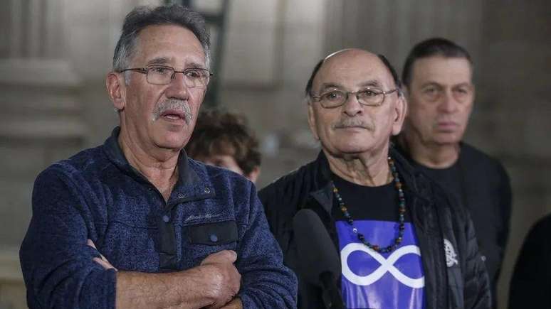 Richard Beauvais (à esquerda) e Eddy Ambrose foram trocados na maternidade, há quase 70 anos