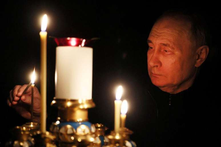 O presidente russo, Vladimir Putin, durante evento em homenagem às vítimas do ataque