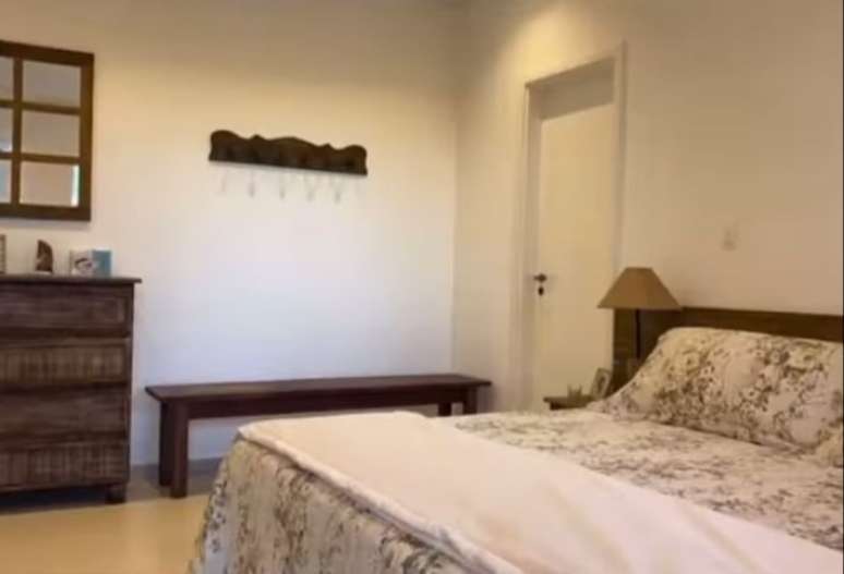 Um dos quartos da fazenda de Carlinhos Maia