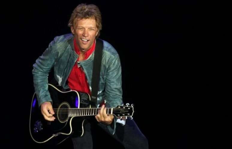 Jon Bon Jovi não sabe se fará turnê após ter que passar por procedimento cirúrgico nas cordas vocais