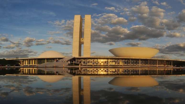 Equipe econômica prefere insistir no texto já enviado, embora tenham disposição em debater a proposta