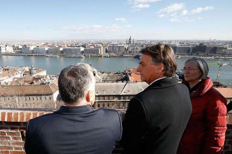 Em visita à Hungria em 2022, Bolsonaro chamou Orbán de "irmão"