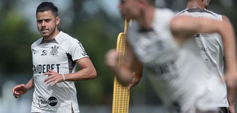 De olho no amistoso contra o Londrina, Corinthians fecha preparação com retorno de Romero.