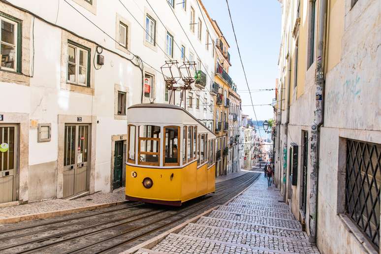 Bondinho nas ruas de Lisboa.