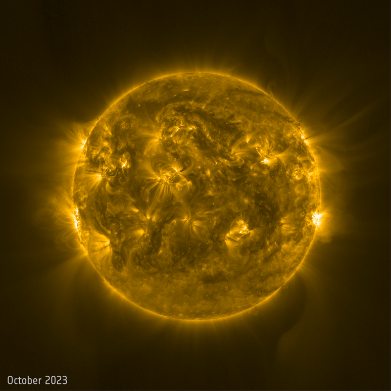 Ocorre fusão nuclear no interior do Sol e de outras estrelas (Imagem: Reprodução/ESA & NASA/Solar Orbiter/EUI Team)