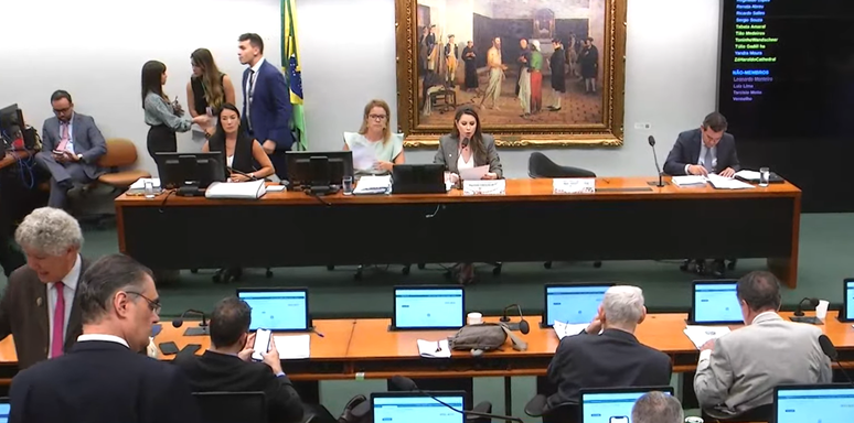 Sessão extraordinária na CCJ, da Câmara dos Deputados