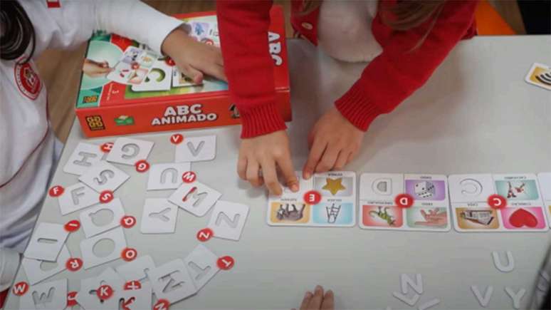 Estudo diz que jogos de tabuleiro auxiliam no desenvolvimento de conhecimentos e habilidades entre as crianças