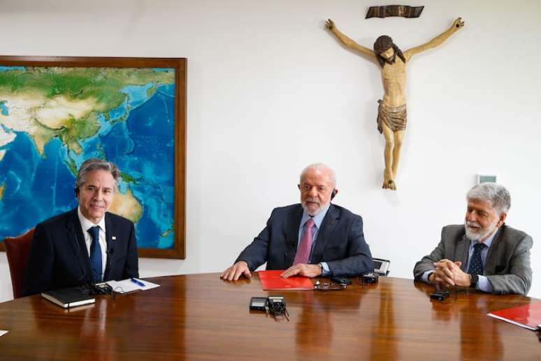 Lula, Celso Amorim, e o secretário de Estado americano Anthony Blinken, em fevereiro em Brasília: chavismo acusou Itamaraty 'de agir sob interesses americanos'