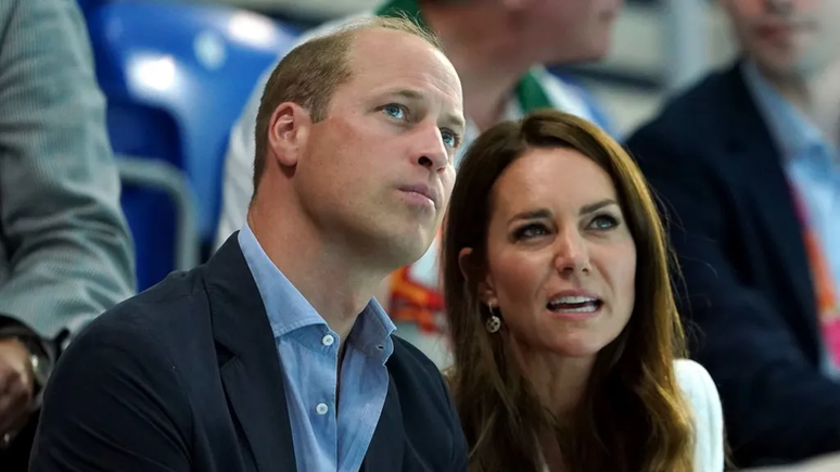 Príncipe William e Kate são alvos de inúmeros rumores nas redes sociais