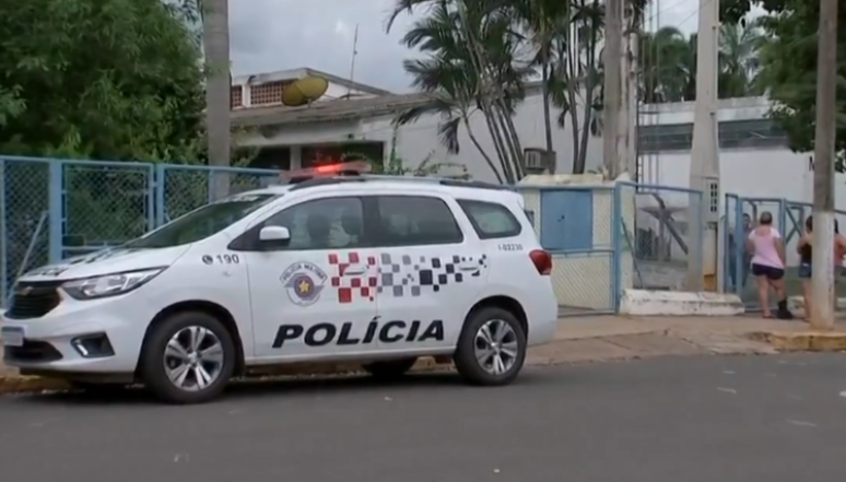 Adolescente foi agredida e deixada seminua durante briga em escola de SP