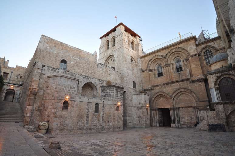 A Igreja do Santo Sepulcro é o local atribuído à crucificação, morte e ressurreição de Cristo