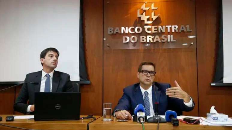 Coletiva do Presidente do Banco Central, Roberto Campos Neto (dir), para apresentação do Relatorio da Inflação