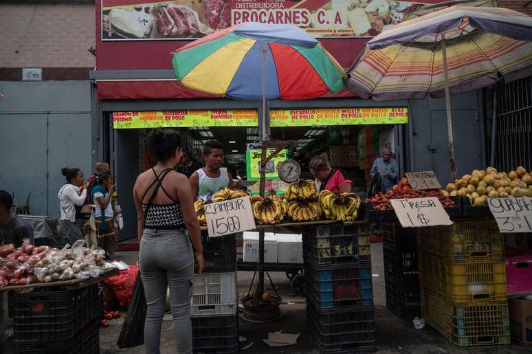 O alto nível de informalidade da economia dos países latino-americanos pode favorecer as atividades do crime organizado, segundo Feldmann