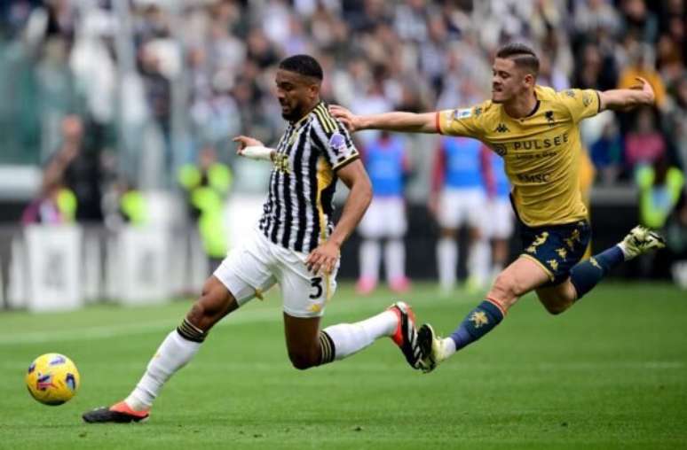 Marco Bertorello/AFP via Getty Images - Legenda: Bremer está em sua segunda temporada na Juventus