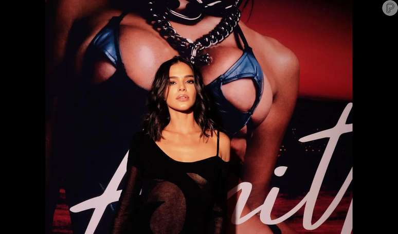 Bruna Marquezine usou look da da grife italiana The Attico para festa de Anitta.