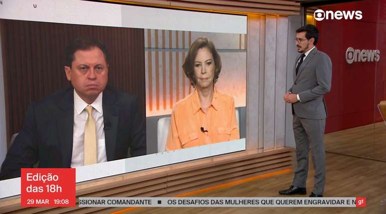 O momento em que Eliane Cantanhêde, entre Gerson Camarotti e Nilson Klava, lamenta ao vivo na GloboNews a morte do amigo e colega de 'Estadão' Roberto Godoy