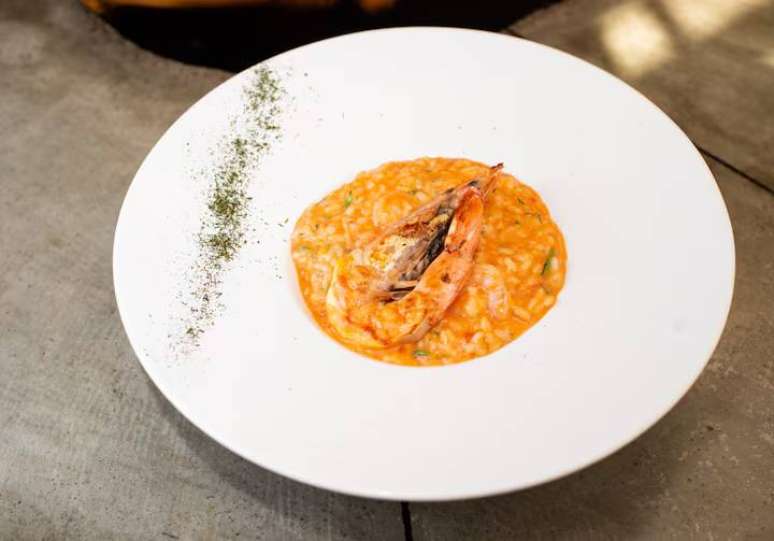 Rafael Braga, chef do Bambu Restaurante, ensina a elaborar uma versão saborosa e muito prática de risoto de camarão