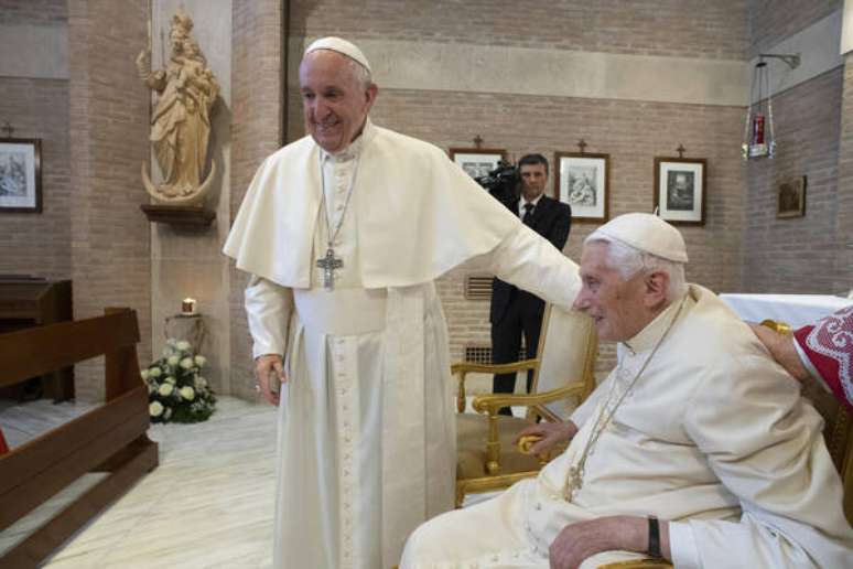 Papa Francisco e Joseph Ratzinger em encontro