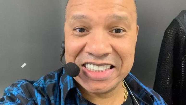 In serious condition, the singer of the group Molejo makes a touching request to his friends